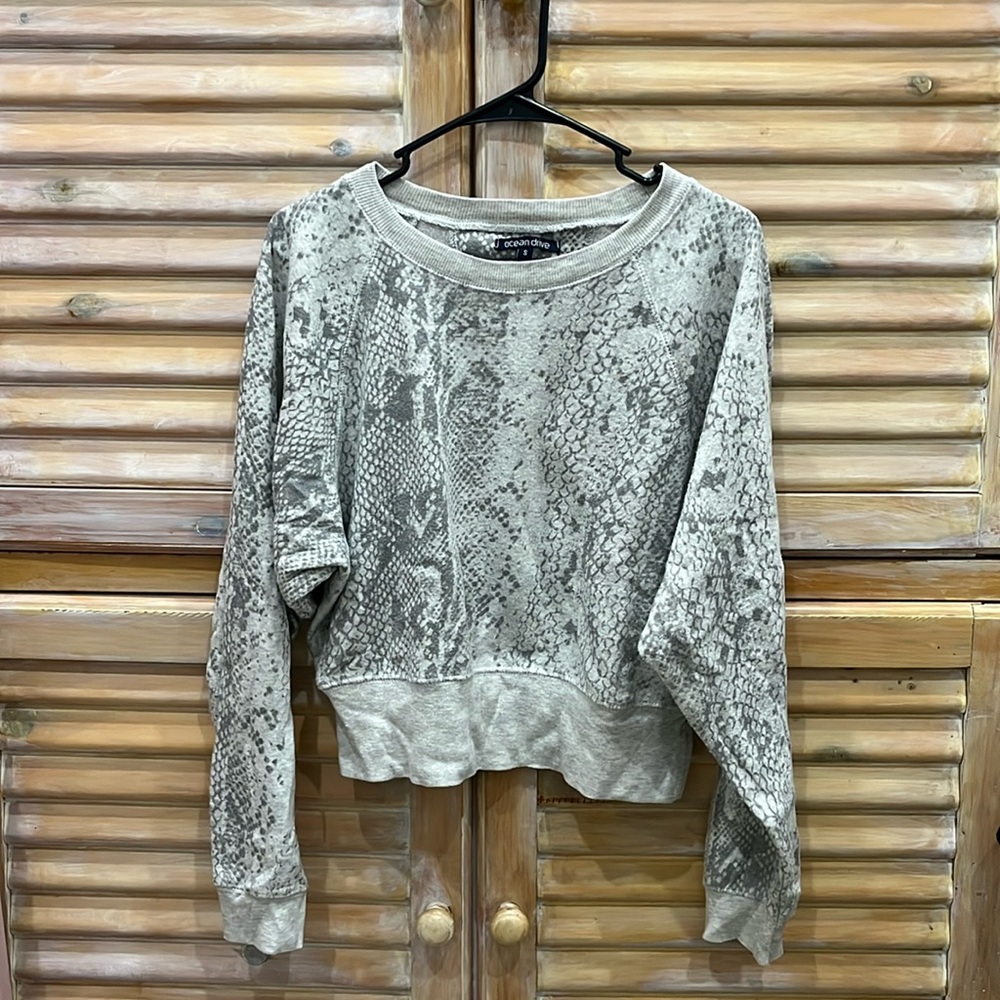 Ocean Drive grey snake print long sleeve top